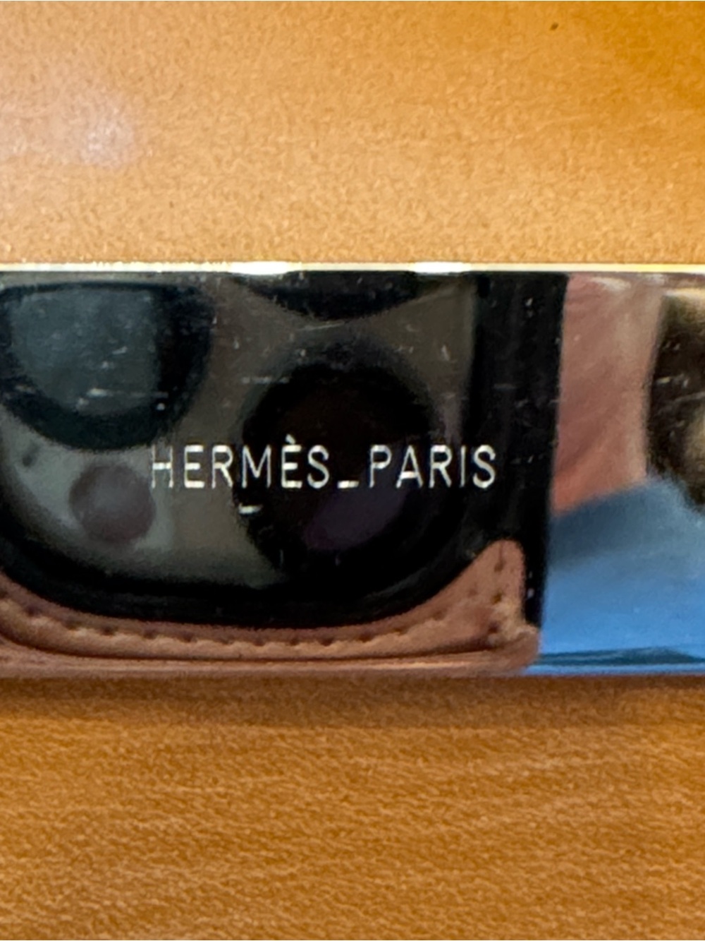 Hermes women’s Clic H Bracelet in blue and Silver - Picture 5 of 5